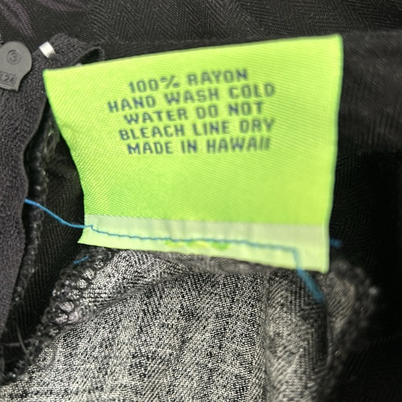 Woman’s Jade Fashions of Hawaii maxi - Picture 3 of 6